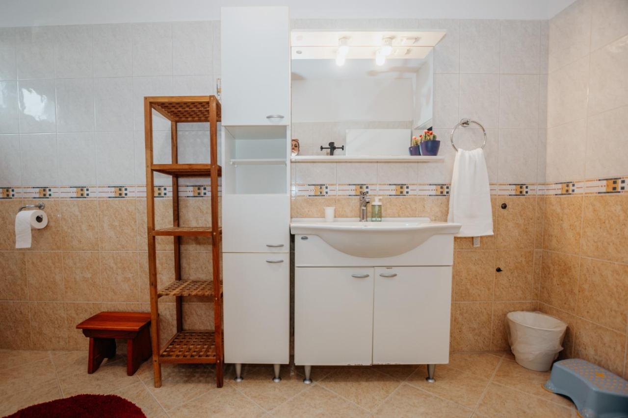 Apartment Villa Anna Zara Esterno foto